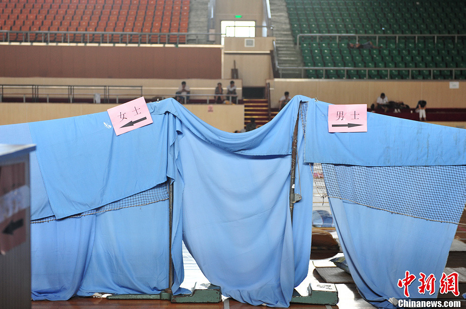 上海大學為家長提供免費“床位” 男女分開休息