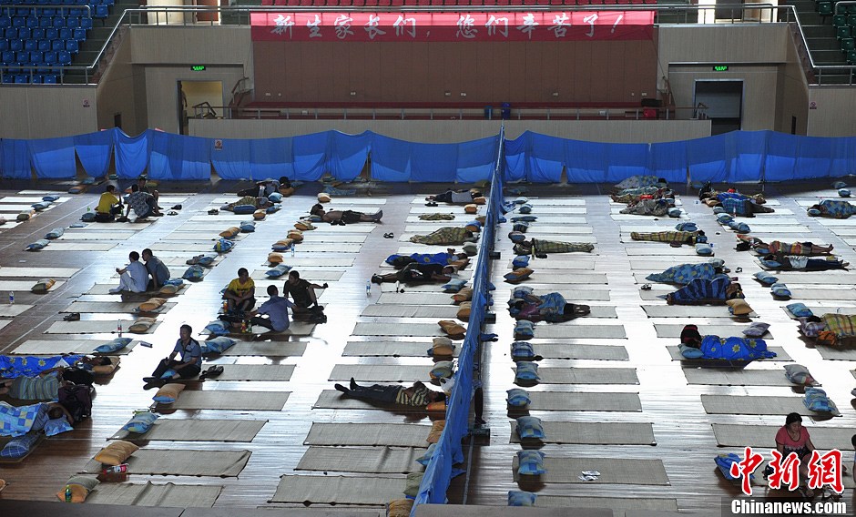 上海大學為家長提供免費“床位” 男女分開休息