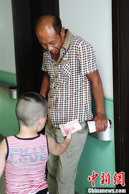山西被挖雙眼男童引海內外愛心人士關注