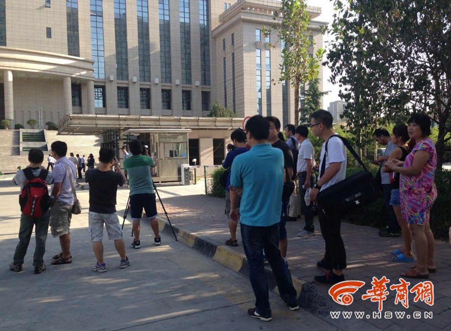 “表哥”被訴受賄25萬元 504萬存款來源不明