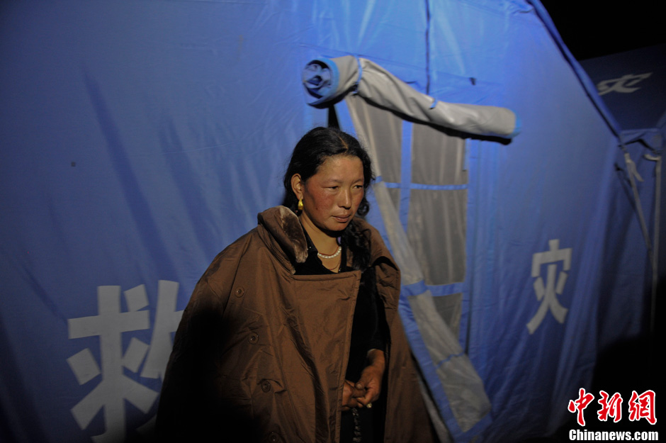 滇川交界發(fā)生5.9級地震 安置點民眾徹夜難眠