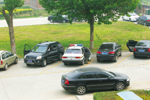 河北保定民警開警車送孩子上學被免職并行政記大過