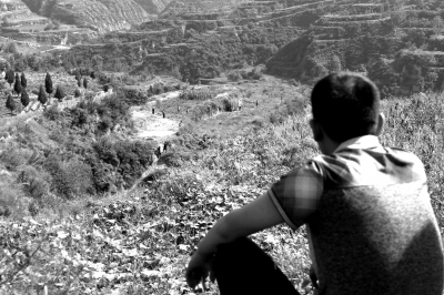 學者呼吁警方公布完整證據(jù)鏈 男童眼瞼經(jīng)診斷系刀傷