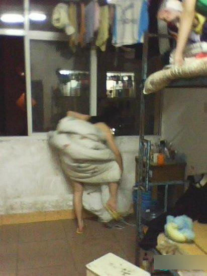 男生被分女宿舍引嫉妒羨慕恨 揭女生寢室私密事(組圖)
