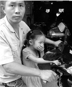 組圖:浙江19名小學生流鼻血近百人嘔吐 矛頭指向附近工廠