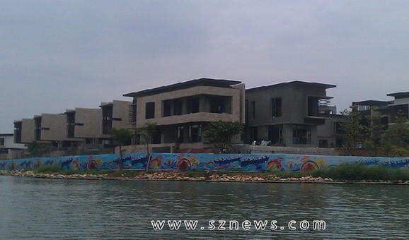 城市會客廳還是私人豪宅?歡樂海岸驚現別墅群(圖)