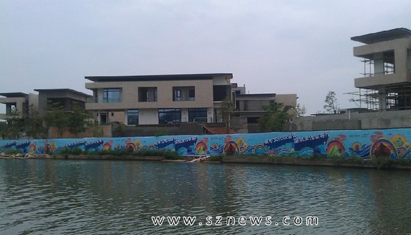 城市會客廳還是私人豪宅?歡樂海岸驚現(xiàn)別墅群(圖)