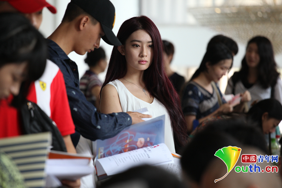 北京電影學院開學 新一輪帥哥美女齊報道