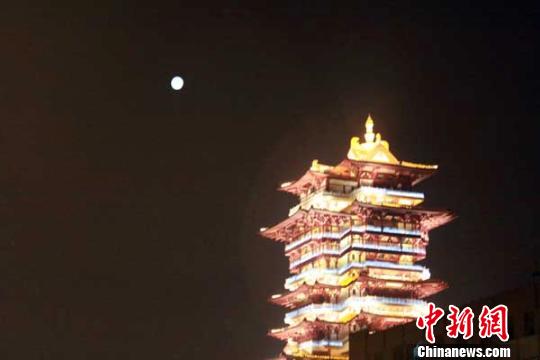 四川綿陽：人造月亮升空 平添月色美景(圖)