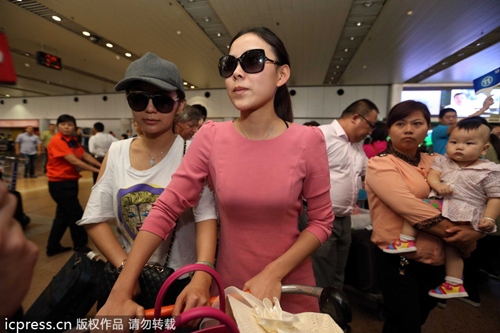 “海娜號”千余滯韓游客昨日回國