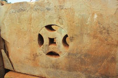 四川宜賓“太子少保墓”出土 揭開明朝那些事兒