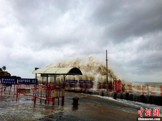 強臺風“天兔”已致廣東21死 登陸后強度繼續減弱