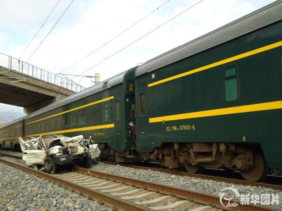 青藏鐵路發生火車與汽車相撞事故 3人死亡