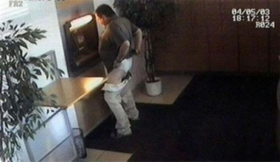 滑稽！那些ATM機(jī)前的囧人囧事