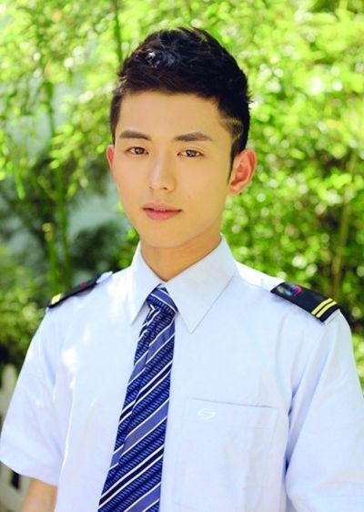 蘇州地鐵帥哥司機網絡走紅 網友:這明明是模特