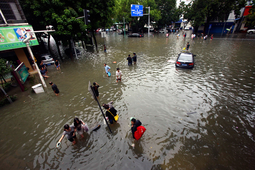 高清：受強(qiáng)臺風(fēng)“菲特”影響 浙江寧波市區(qū)內(nèi)澇嚴(yán)重