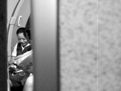 山航空姐飛行中玩手機被停飛 正接受進一步處理