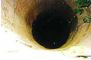 女孩兩次遭人強暴拋深井 悲催經歷令人憤怒不已（組圖）