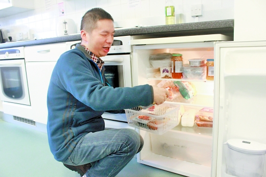 盲人小伙雅思6.5入學英國讀研：最困難的是閱讀