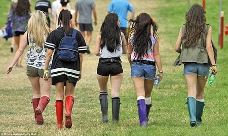 沈陽高校讓貧困生演講比窮 盤點高校奇葩規定(圖)