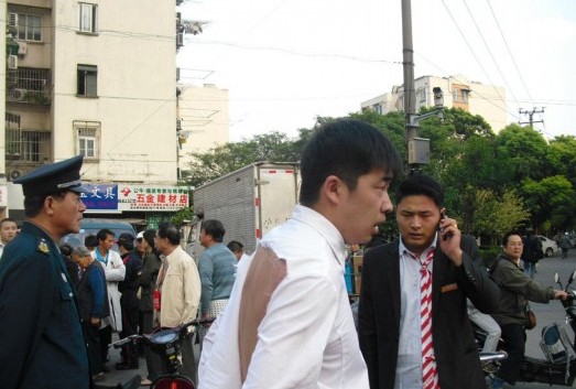 上海中介爭搶房源互毆 打斗持續(xù)十來分鐘