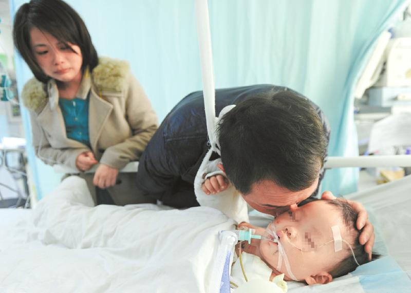 一歲女童捐出雙腎肝臟和眼角膜 成四川最小捐獻者