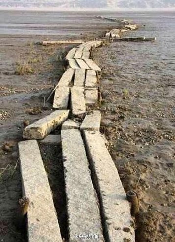 鄱陽湖底現明代石橋 總長2930米(圖)