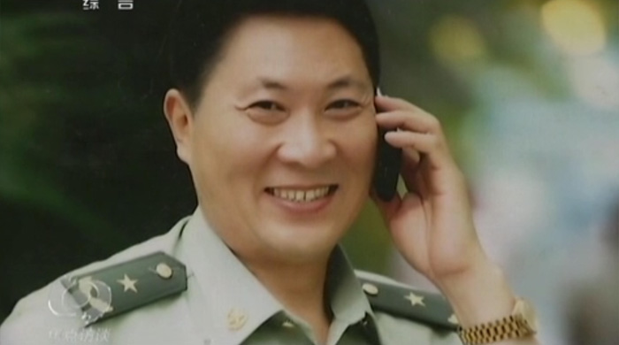 假冒“少將” 行騙15年 稱交20萬可上軍校被曝光