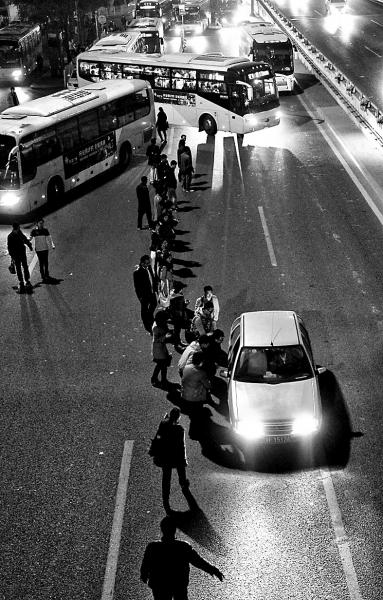 拼車回燕郊 有“市場”缺名分