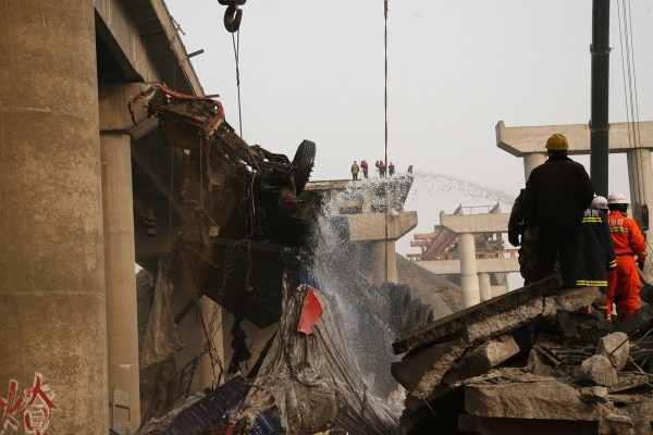 河南連霍大橋垮塌致10死 9個月未公布處理結果