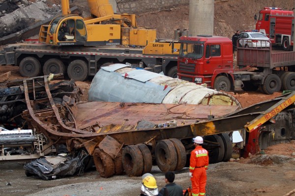 河南連霍大橋垮塌致10死 9個(gè)月未公布處理結(jié)果