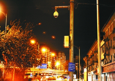 追蹤：“葡萄串”燈桿攝像頭只剩一個(gè)（圖）