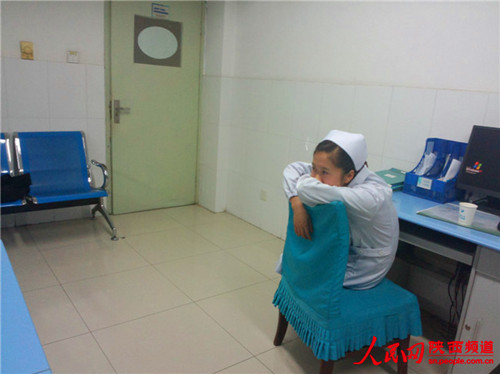 陜西漢中兩護(hù)士勇斗持刀歹徒:“90”后鄰家女孩的青春擔(dān)當(dāng)