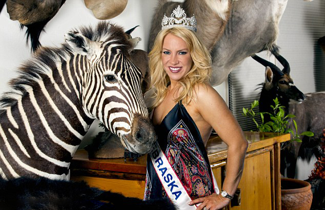 美女獵人射殺超70種動物 堅稱獵殺為保護