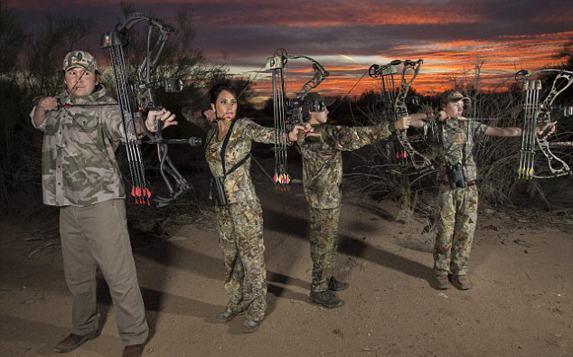 美女獵人射殺超70種動(dòng)物 堅(jiān)稱獵殺為保護(hù)