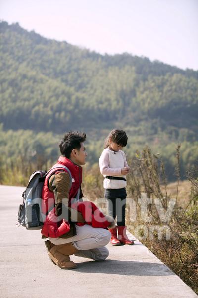 Cindy狂哭二度換爸爸 男神張亮遭遇女漢子表白