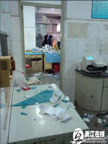 溫嶺衛生院遭患者打砸 院長被打致輕微腦震蕩