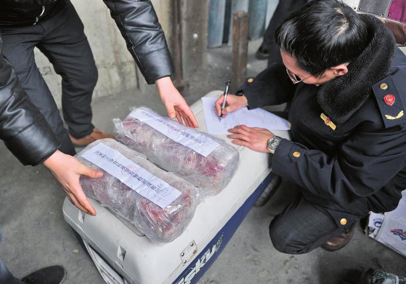 成都查封8噸走私牛羊肉 執(zhí)法現(xiàn)場遭對峙一小時