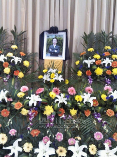 復旦投毒案續:黃洋父母帶兒子骨灰回家 今晚7時安葬