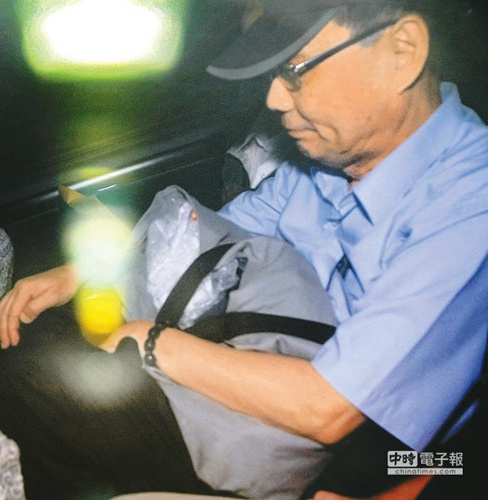 臺“史上最貪法官”:三房妻妾撈數億 六子女全靠爹