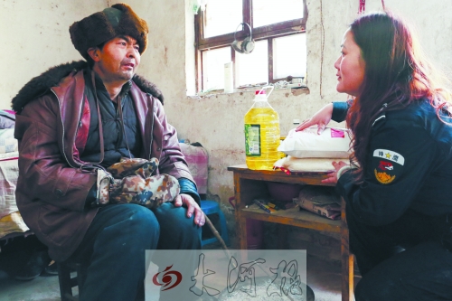 26歲小伙用拳頭砸出生命通道