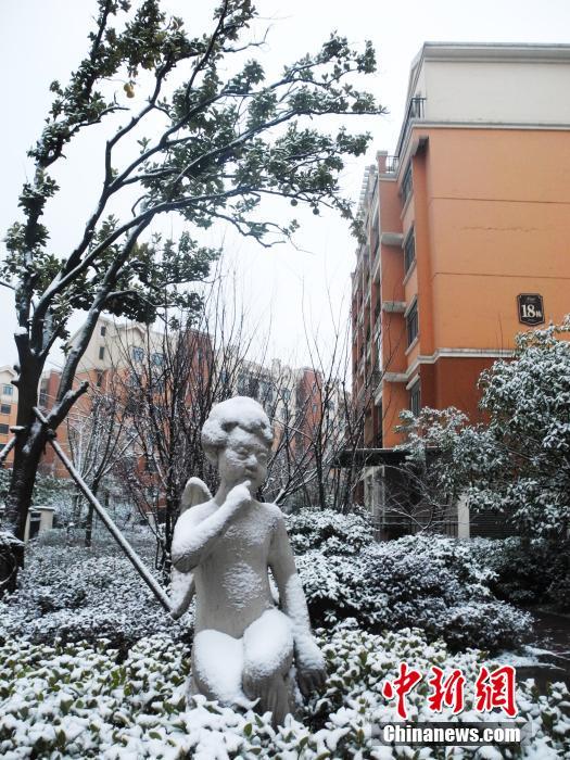 全國多地迎來2014年第一場降雪