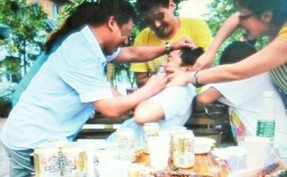 兩網(wǎng)友參加聚會后溺亡 家屬稱其被灌酒起訴同行者