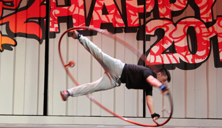 網聚正能量 青春中國夢——2014年網絡春晚彰顯網絡性、新奇性、互動性