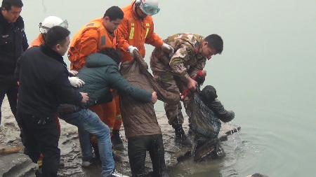 樂(lè)山女做好最后一頓飯帶7歲兒子跳河（圖）