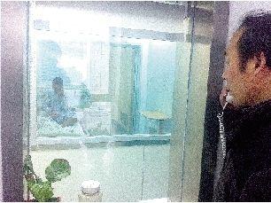 男子為救兒子當裸模續:收到50萬捐款湊夠手術費