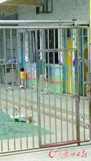 廣東:網(wǎng)曝幼童被扒褲罰站 園方稱無此事(圖)