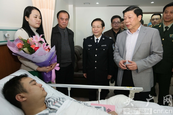 廣西邊防警察“兩會(huì)”安保遭歹徒襲擊 民警擊斃1人