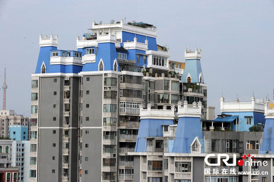 貴陽“最牛”樓頂違章建筑：造型似城堡 為何拆不完？