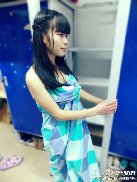 福州女大學生拍床單“婚紗”照 網友狂點贊(圖)